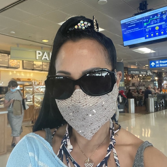 Meet your Posher, Aiko - Picture 2 of 2